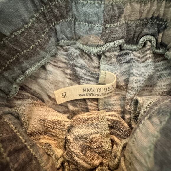 Childhoods Clothing Retro Shorts - Size 5T - Picture 2 of 3